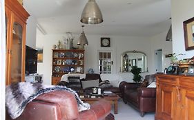 Beautiful Bungalow Cbd